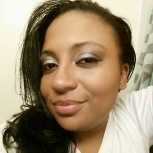 Meet your Posher, Alicia